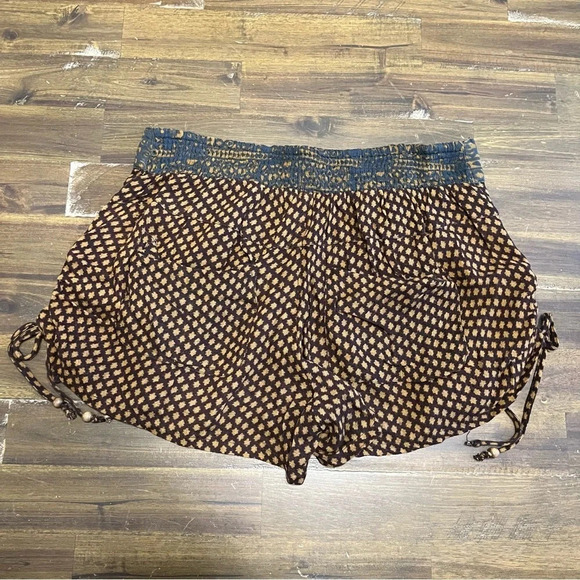 Free People Mixed Print Drawstring Ruched Relaxed Shorts - Picture 2 of 6